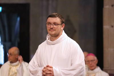 0. 72dpi   ordination diaconale de Guillaume Thévenon © François Julien (2)