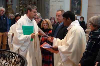 2025nov.23Messe_d'Installation-cononique de l'abbé Sudhira KORADA075.jpg
