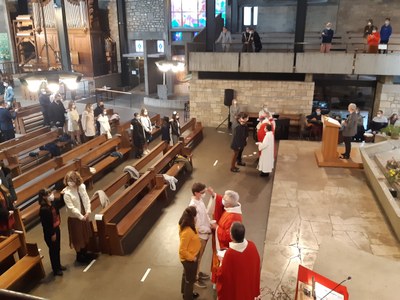 Confirmation des jeunes du doyenné - Eglise St Louis de Montrapon - 7 mars 2021 (25).jpg