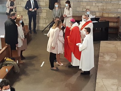 Confirmation des jeunes du doyenné - Eglise St Louis de Montrapon - 7 mars 2021 (31).jpg
