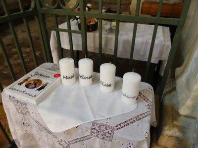1ère des communions - Paroisse Val de la Dame Blanche - 6 juin 2 (11).JPG