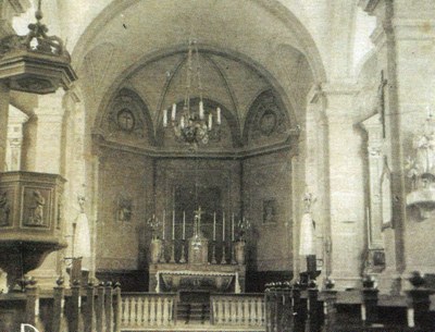 Eglise Saint Lazare de Devecey - L'église avant sa rénovation en 1956.jpg