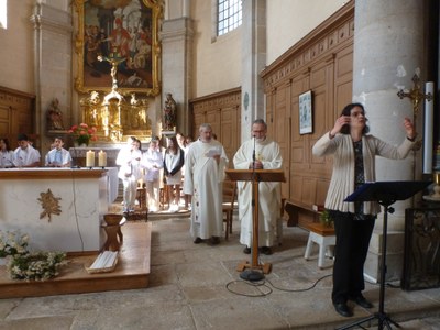 Profession de Foi - Eglise de Pouilley-les-Vignes - 14 mai 2023 (13).JPG
