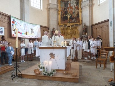 Profession de Foi - Eglise de Pouilley-les-Vignes - 14 mai 2023 (25).JPG