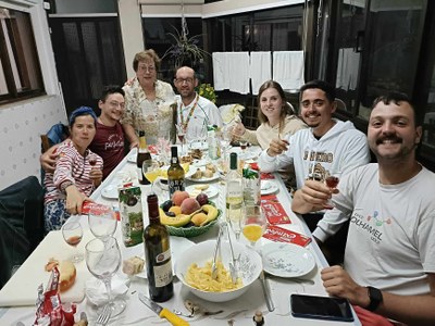 JMJ Lisbonne 2023 (18) Repas du dimanche avec nos familles d'accueil.jpg