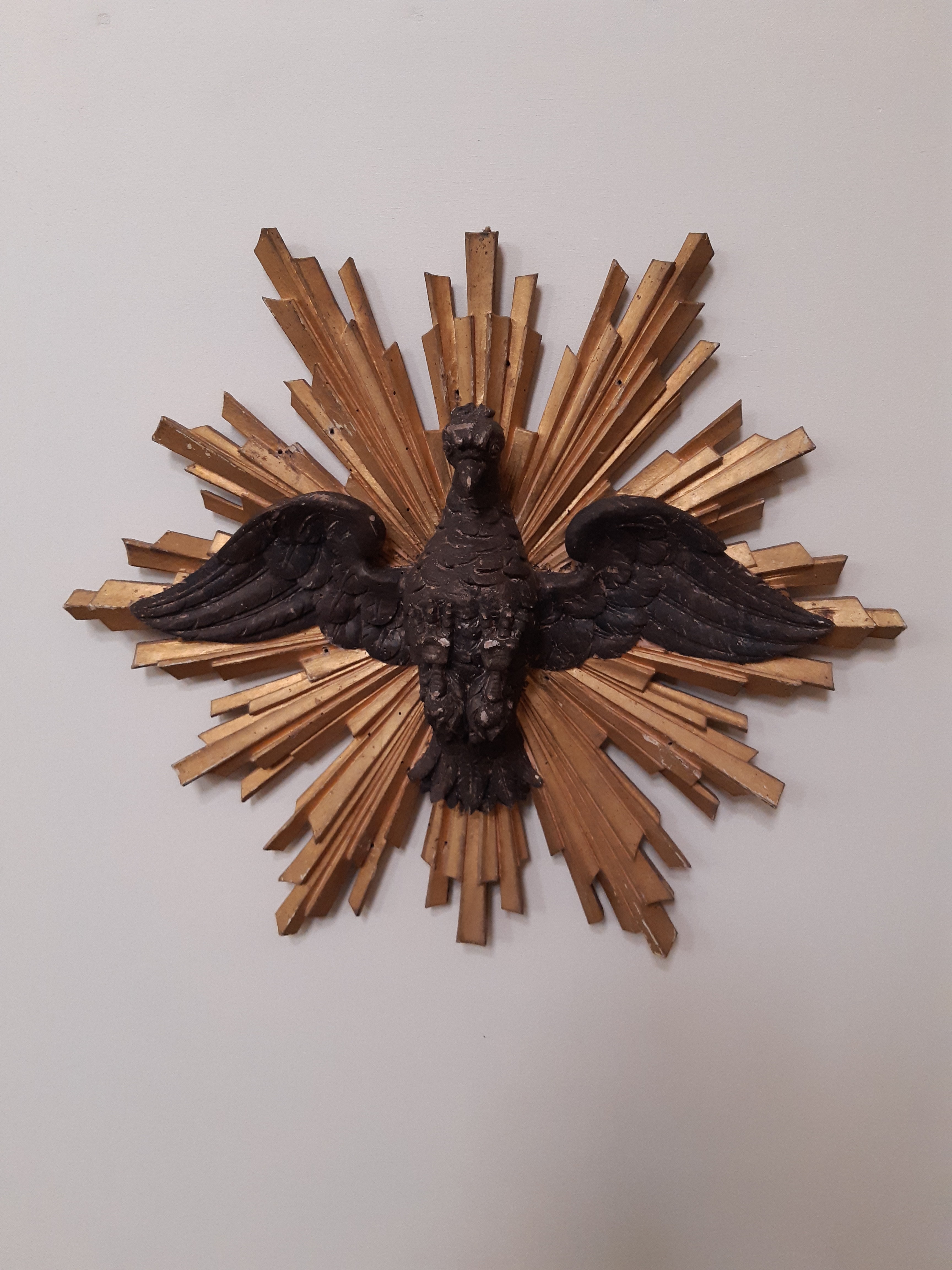 Eglise Saint Lazare de Devecey - L'aigle qui était sur la chaire à prêcher.jpg