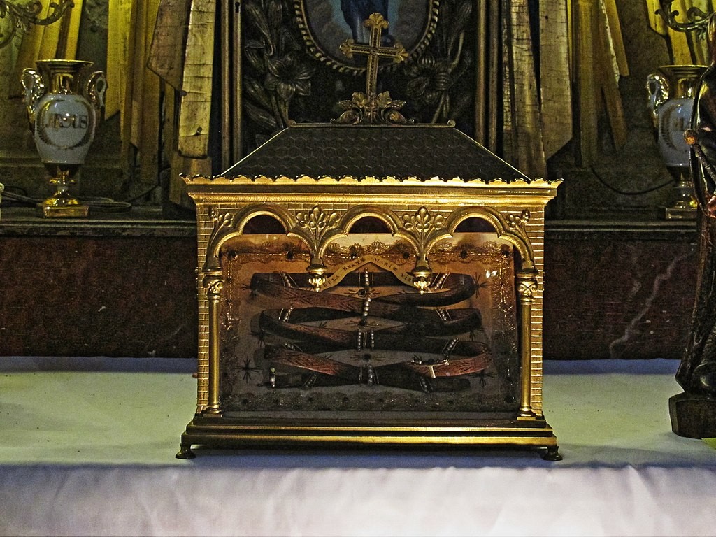 Chapelle de la Mission à École-Valentin : reliquaire contenant une ceinture de la Vierge