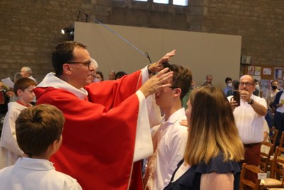 Confirmation des jeunes du doyenné - Eglise  Saint Claude Besançon - 26 juin 2022 (9).JPG