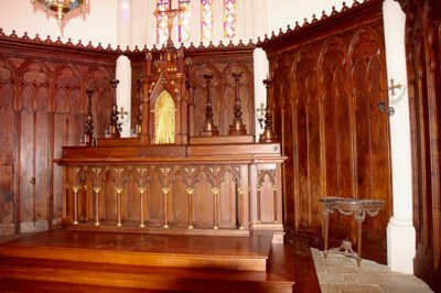 Autechaux  maître autel.jpg