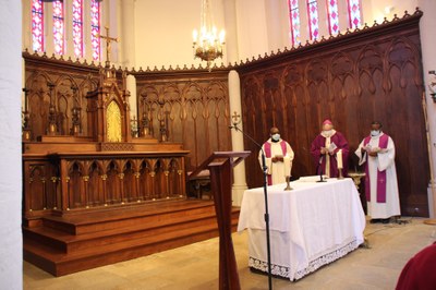 Autechaux archevêque et prêtres.jpg