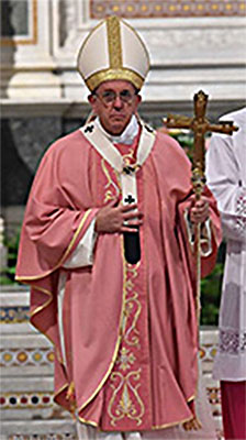Vêtement liturgique rose