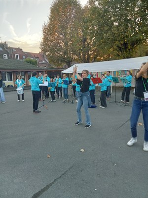 le brass band charge de lanimation