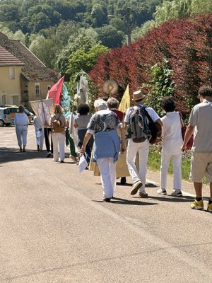 05 procession