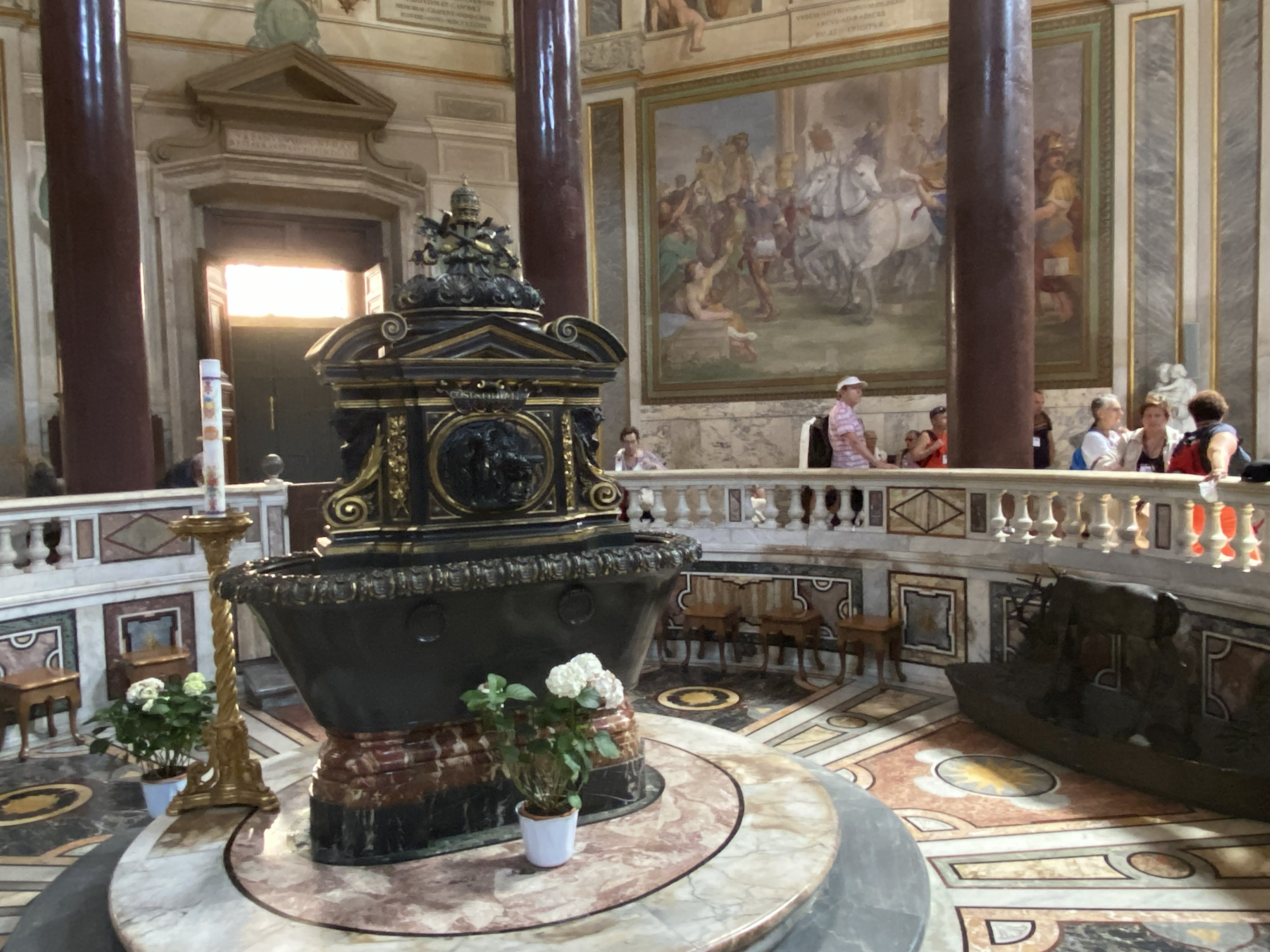 Baptistère du Latran.jpg