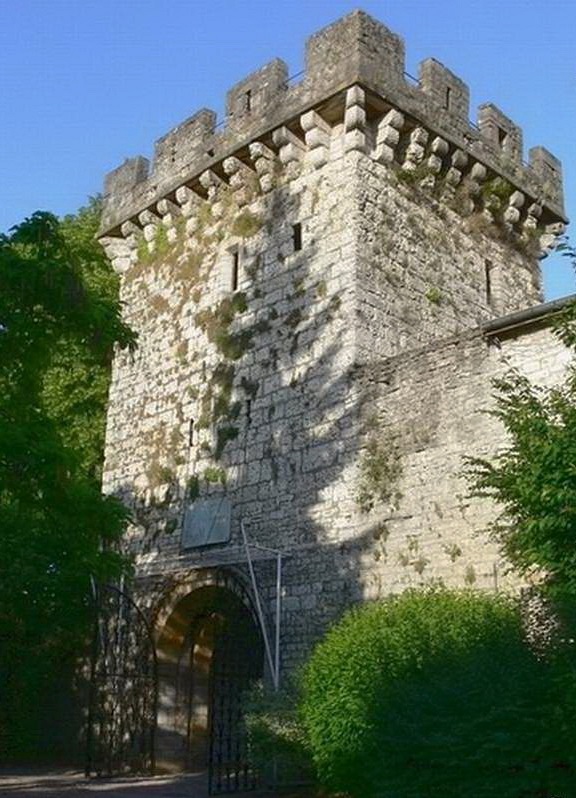 tour-du-chateau-gray