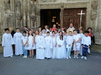 11.6.2023   1ère communion   Basilique Notre Dame
