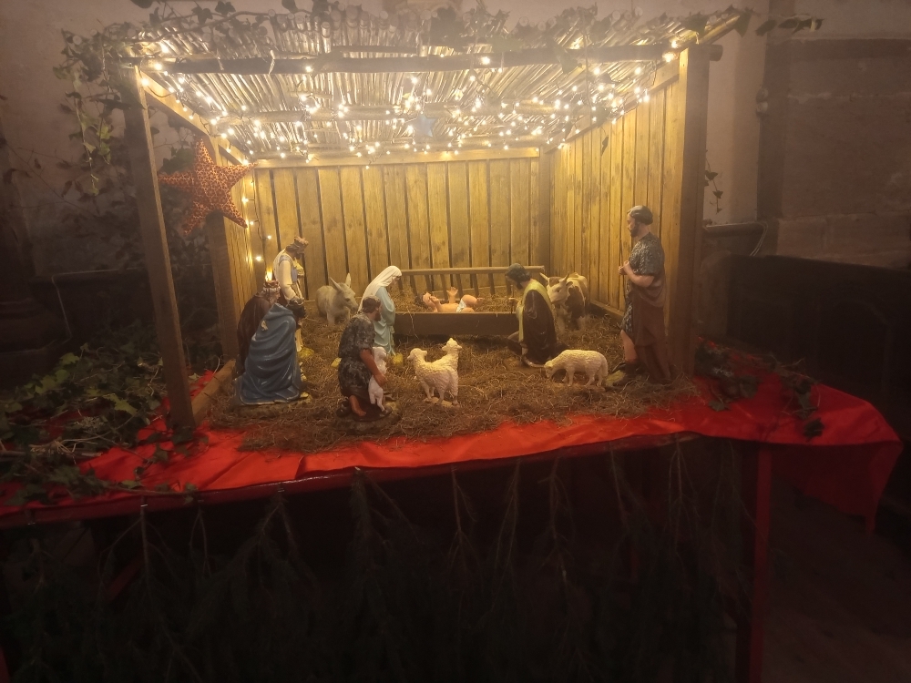 Crèche Dampierre 1.jpg