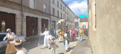 Procession 3