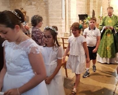 21.6.2026 - Profession de foi Communion à Autrey 2BIS.jpg