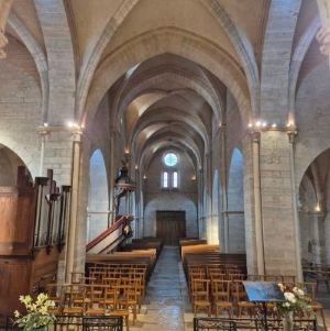 Autrey-lès-Gray - Eglise carré 300.jpg
