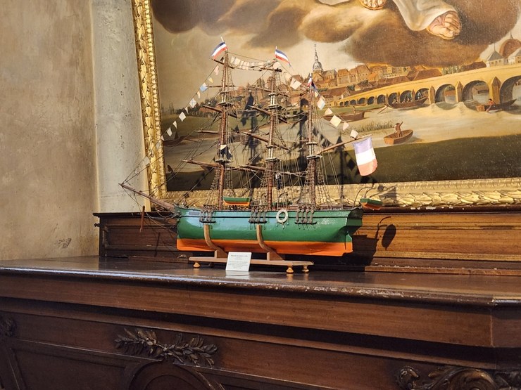Bateau ex voto saint Nicolas basilique 15.8.2026.jpg