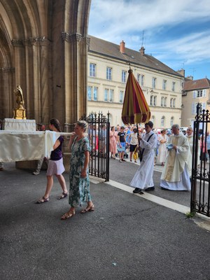 Procession 12 15.8.2026