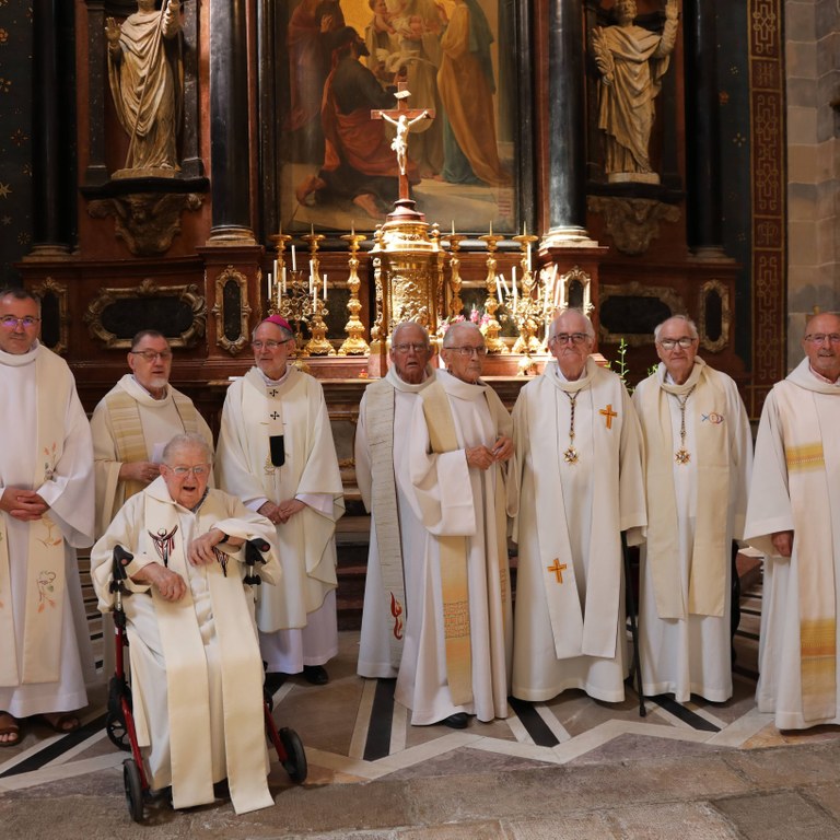 les-pretres-jubilaires-celebres-le-25-juin